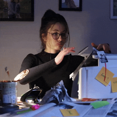 Persona escribiendo