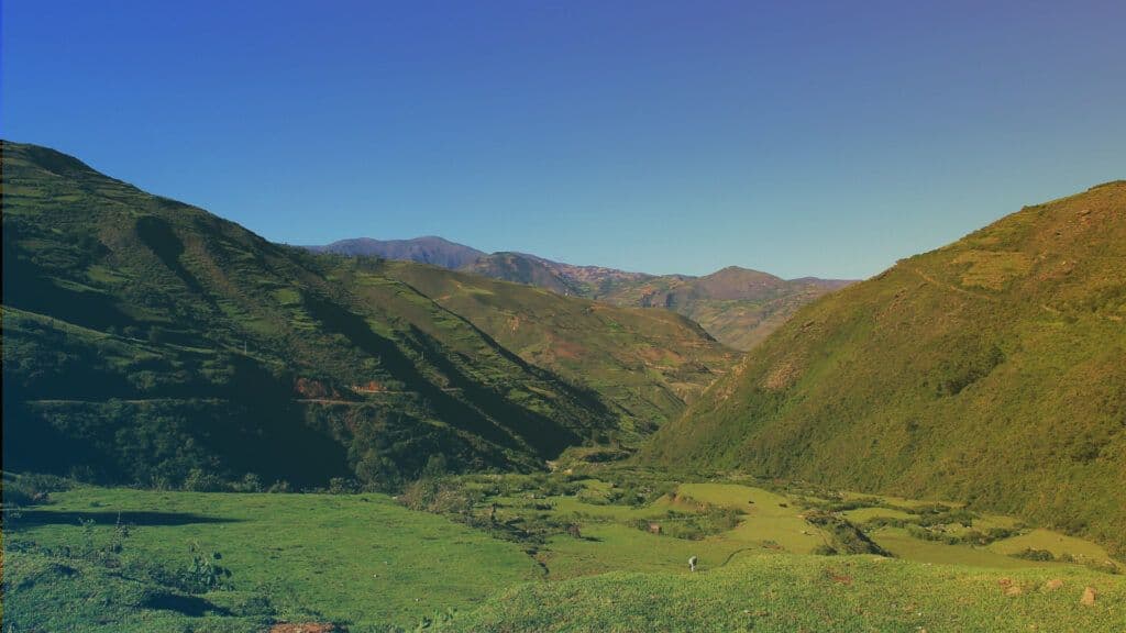 montaña en peru en relacion a las vacaciones truncas por el covid-19