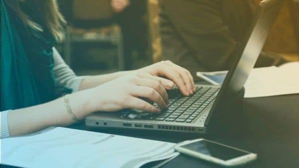 Persona registrandose en RFC