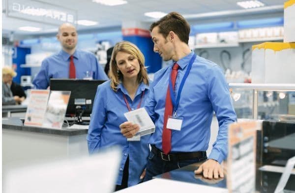 Empleados en una tienda de retail