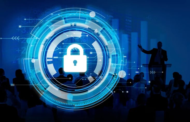 Ilustración de ciberseguridad en la transformación digital. Se muestra un fondo azul con un candado sobre códigos informáticos.