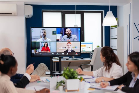 gestión de talento a distancia a través de una videoconferencia