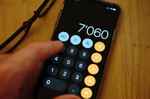 Interfaz de calculadora de teléfono inteligente.